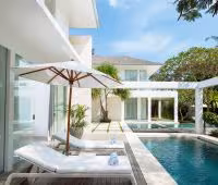 Villa Canggu North, cubierta de la piscina